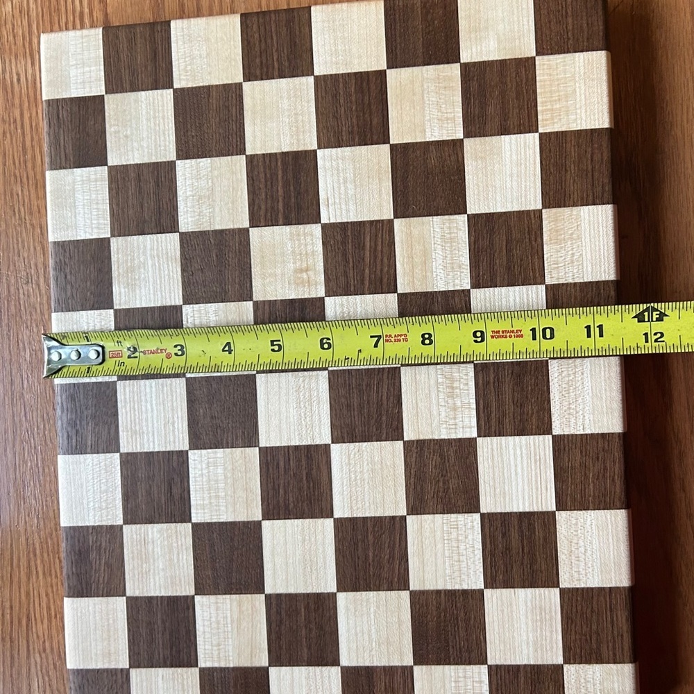 Cutting Board XL - Handcrafted - Checker Design - Picture 4 of 11